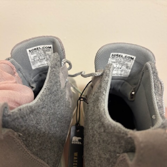 Sorel Pink and Gray High-Top Boots - Picture 5 of 10